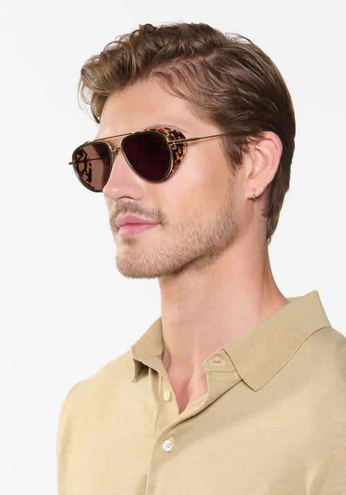 COLEMAN BLINKER | 18K Bottle Green + Zulu Handcrafted, luxury green and brown tortoise acetate large aviator KREWE sunglasses with blinkers mens model | Model: Linus
