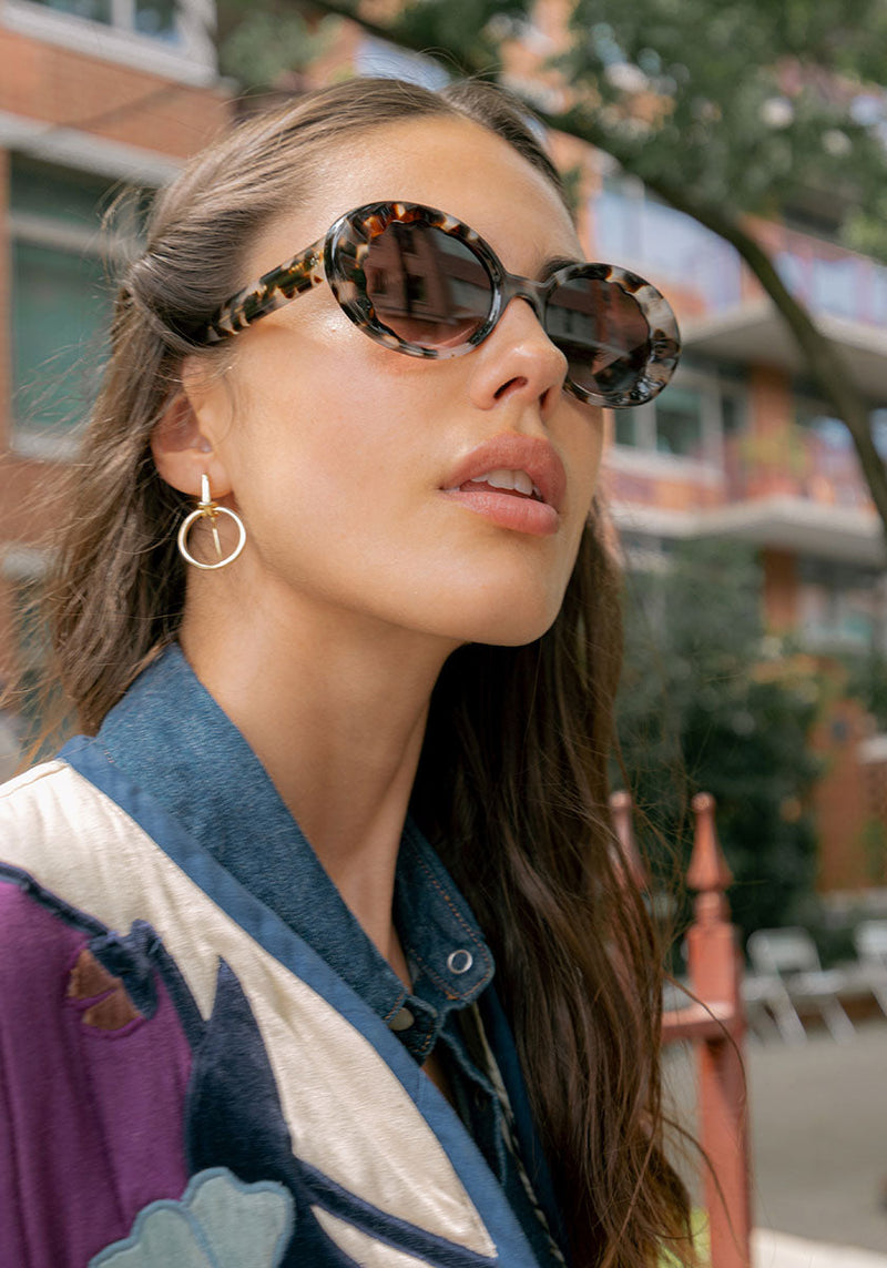 ALIXE | Malt, tortoise acetate KREWE sunglasses womens model campaign | Model: Ainhoa