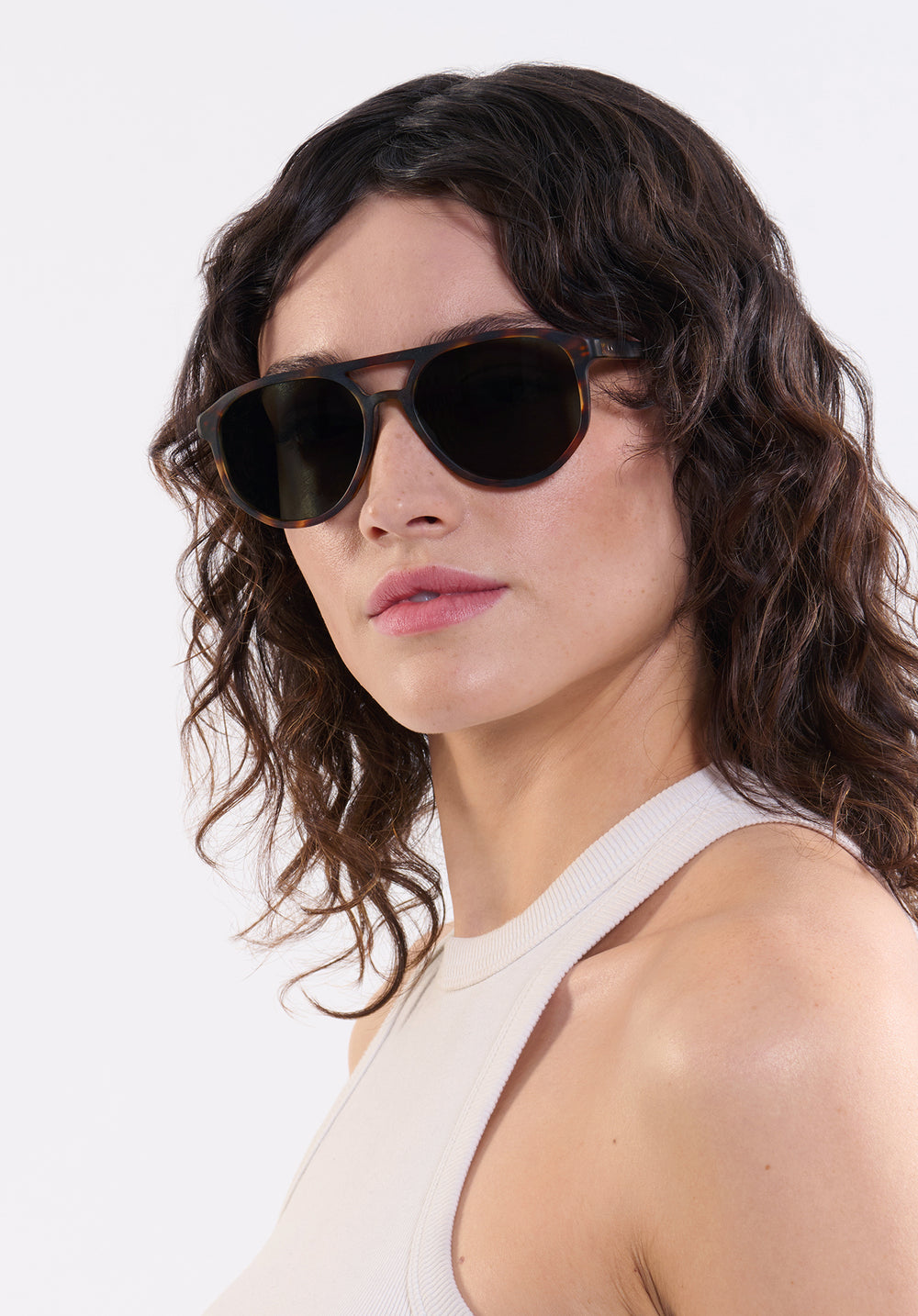 BRANDO | Matte Hickory Handcrafted, luxury brown tortoise acetate KREWE sunglasses womens model | Model: Ione