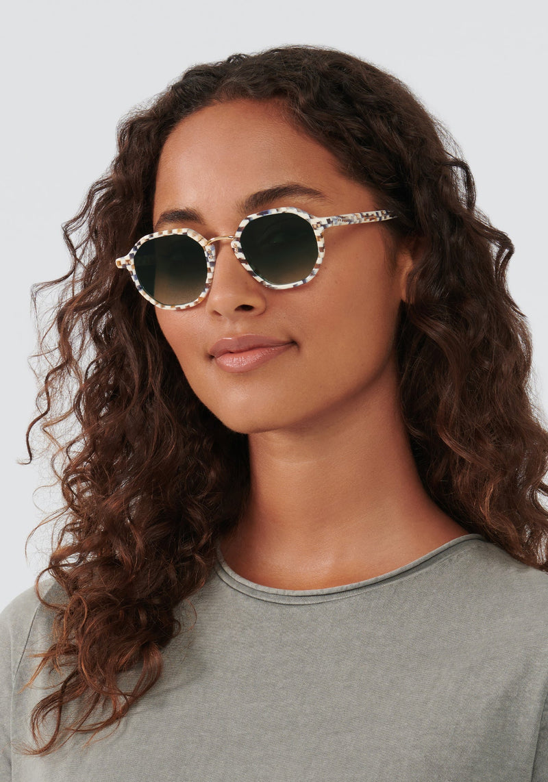 DAKOTA | Pincheck 18K luxury blue checkered acetate KREWE sunglasses womens model | Model: Meli