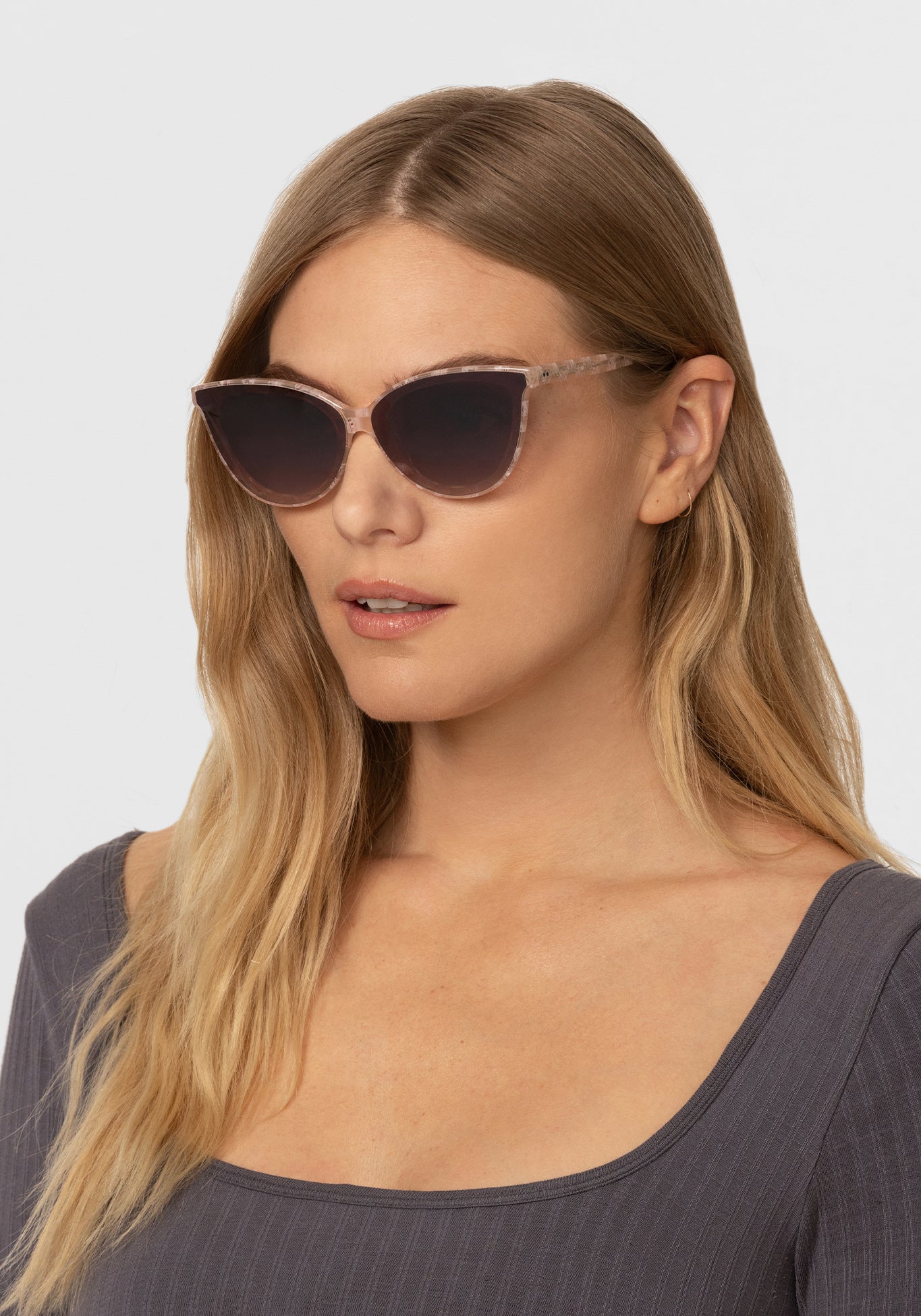 KREWE - MONROE NYLON | Plaid Mirrored handcrafted, luxury pink checkered cateye sunglasses womens model | Model: Maritza