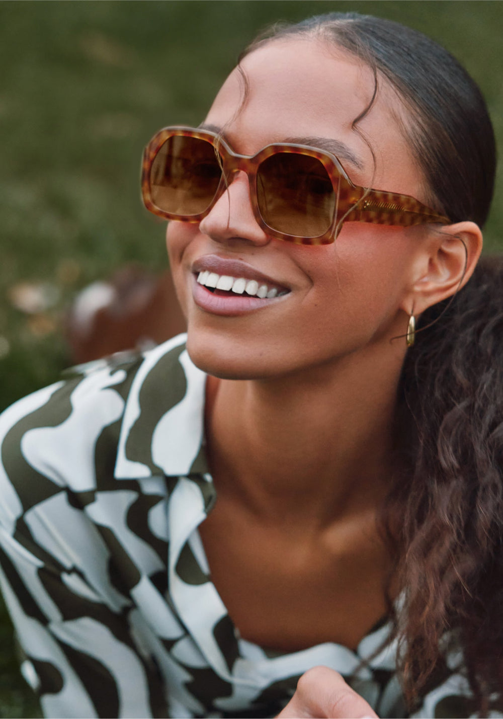 NAOMI | Fernet Handcrafted, luxury brown checkered tortoise acetate oversized geometric wrap KREWE sunglasses womens model campaign