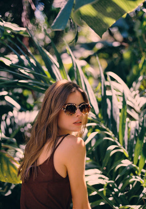 TOMMIE | Amalfi Handcrafted, multicolored acetate square rectangle KREWE sunglasses womens model | Model: Gwen